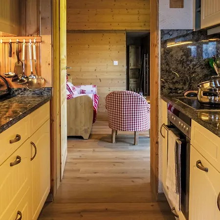 Mirabeau 8 By Interhome シャレー ナンダ